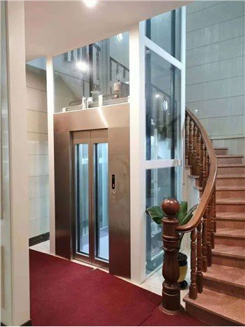 Stambeno dizalo za razgledavanje